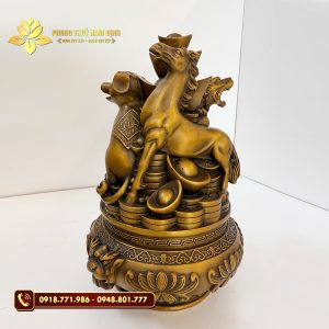 Bộ Tam Hợp Dần Ngọ Tuất bằng đồng mạ vàng, biểu trưng cho quyền lực và vận khí thịnh vượng.