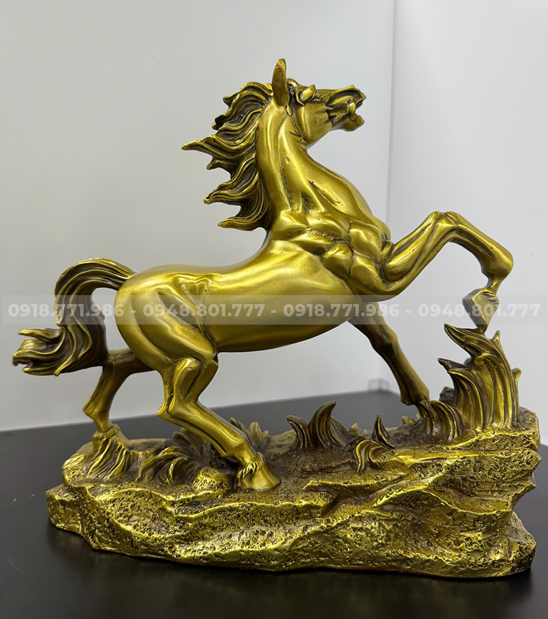 Ý nghĩa phong thủy của Ngựa Đứng Bệ Đá