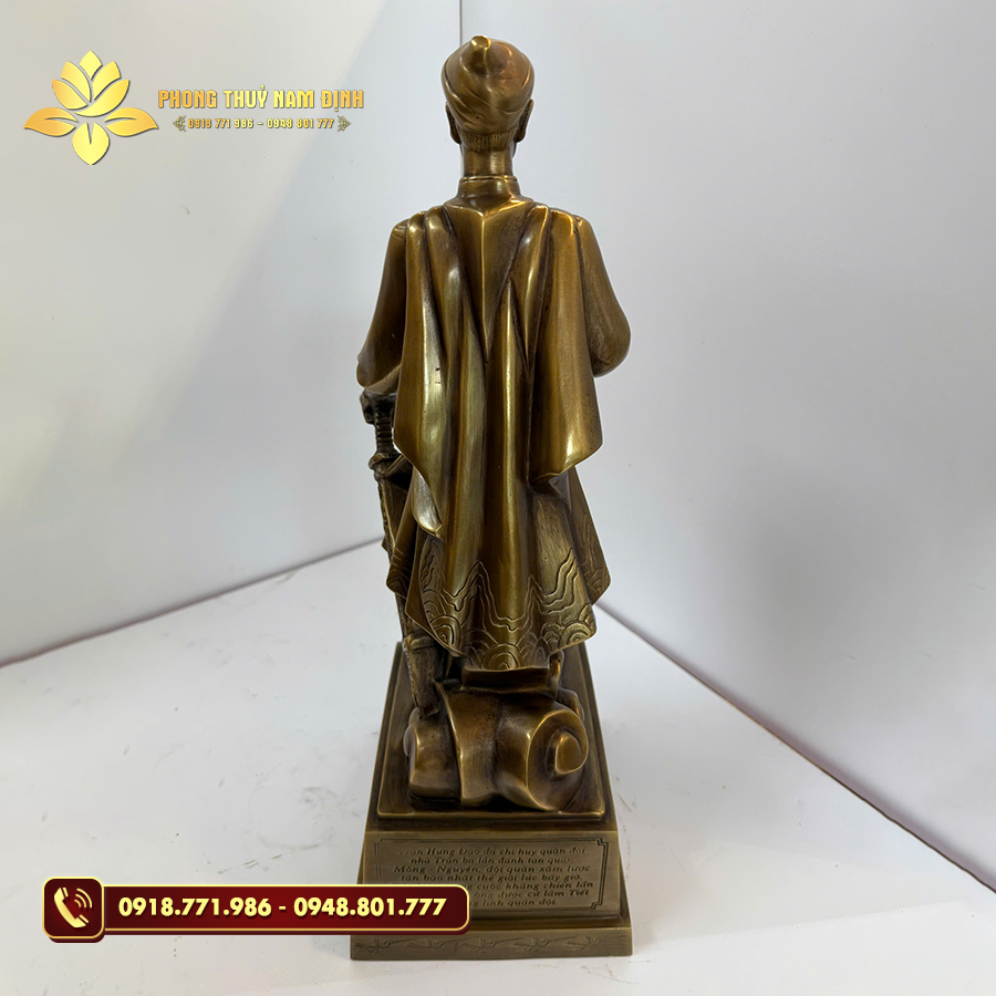 Hình ảnh tượng Trần Quốc Tuấn mang ý nghĩa phong thủy Hình ảnh tượng Trần Quốc Tuấn mang ý nghĩa phong thủy