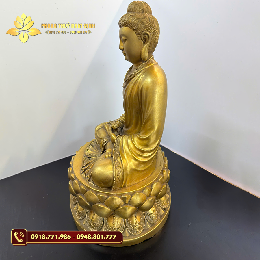 Hình ảnh tượng Phật A Di Đà bằng đồng được chế tác tỉ mỉ