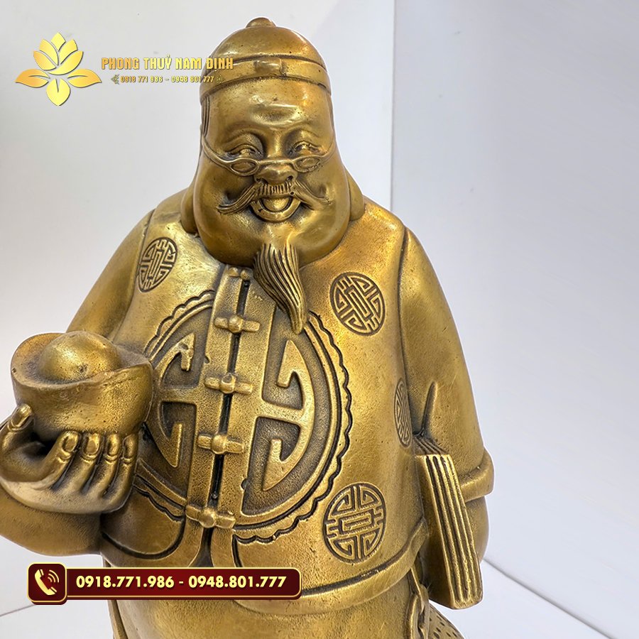 Tượng Quản Gia Quản Tài tinh xảo, thể hiện vẻ trang trọng và phong thủy. Tượng Quản Gia Quản Tài tinh xảo, thể hiện vẻ trang trọng và phong thủy.
