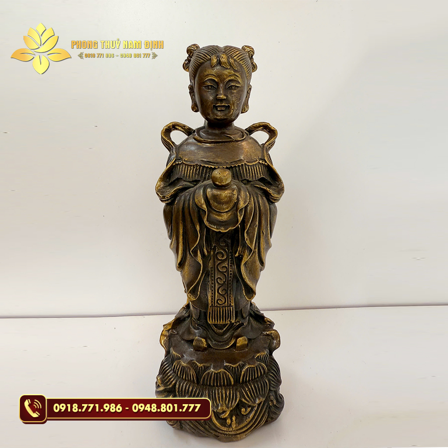 Tượng Ngọc Nữ đồng nguyên chất, mang ý nghĩa bình an và may mắn cho gia chủ. Tượng Ngọc Nữ đồng nguyên chất, mang ý nghĩa bình an và may mắn cho gia chủ.