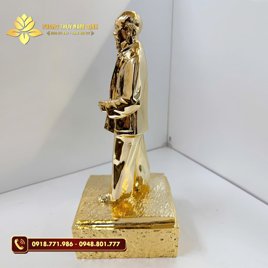 Tượng đồng Bác Hồ về quê mạ vàng 24K