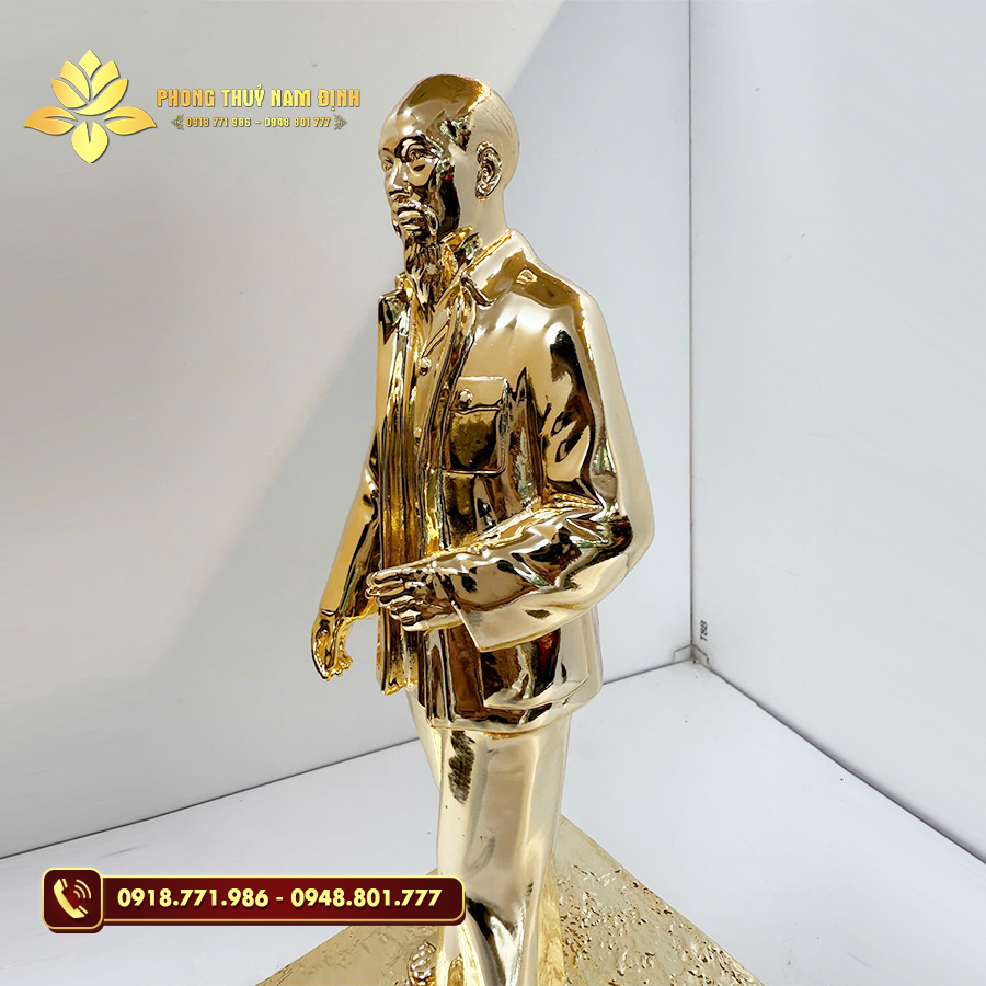 Tượng đồng Bác Hồ về quê mạ vàng 24K