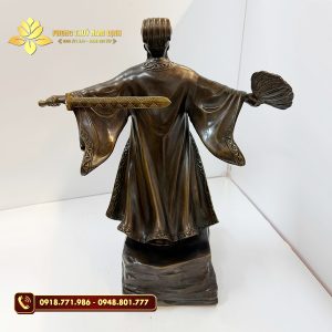 Tượng đồng Khổng Minh hứng gió