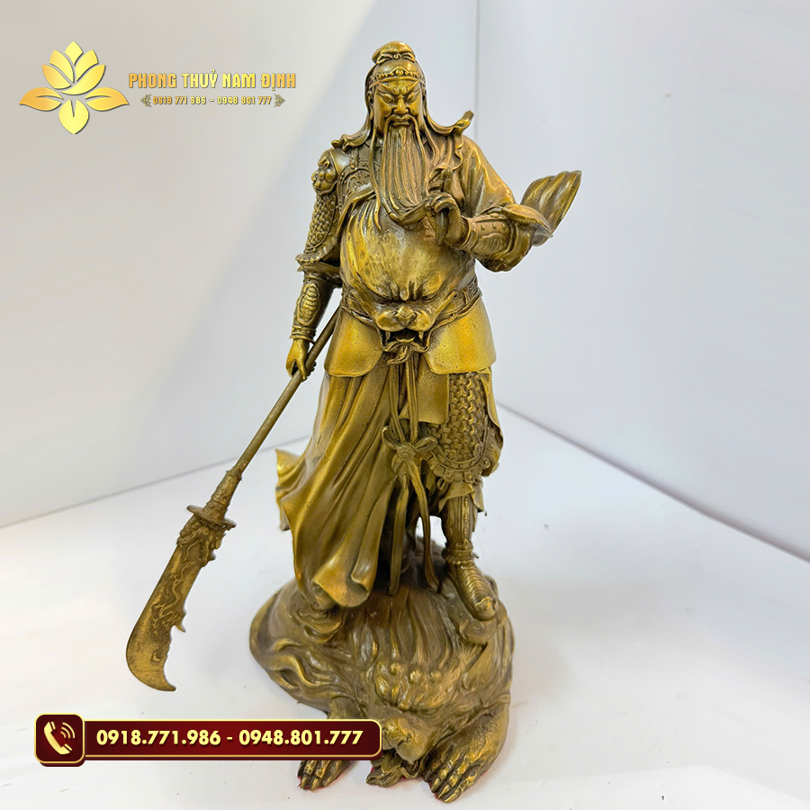 Tượng đồng Quan Công cầm đao
